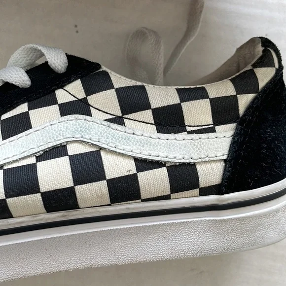 Vans Sneakers - Picture 7 of 9